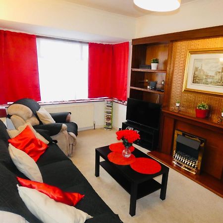 Spacious 3 Bed House With Parking & Good Transport South Norwood Exterior photo