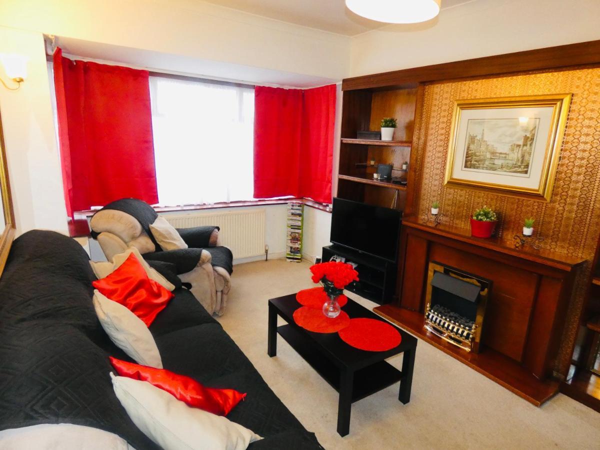 Spacious 3 Bed House With Parking & Good Transport South Norwood Exterior photo